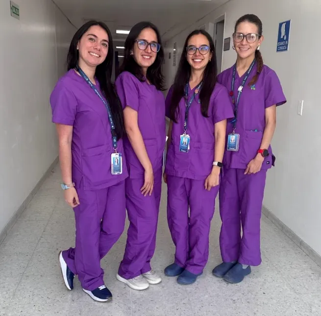 Equipo de enfermería de la Clínica Universitaria Colombia en Bogotá, atención profesional y humana