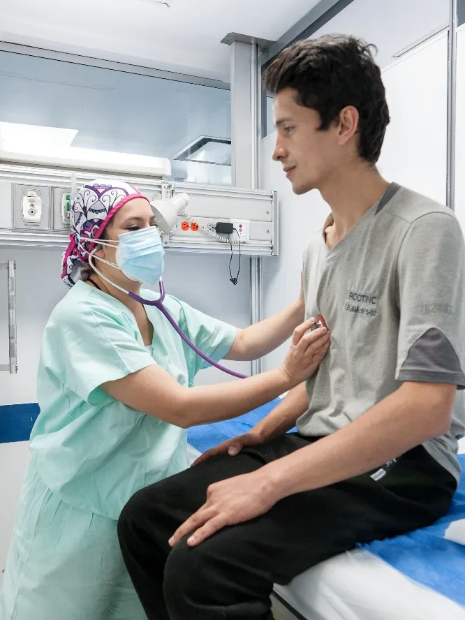 Consulta médica en la Clínica Universitaria Colombia, atención personalizada en Bogotá
